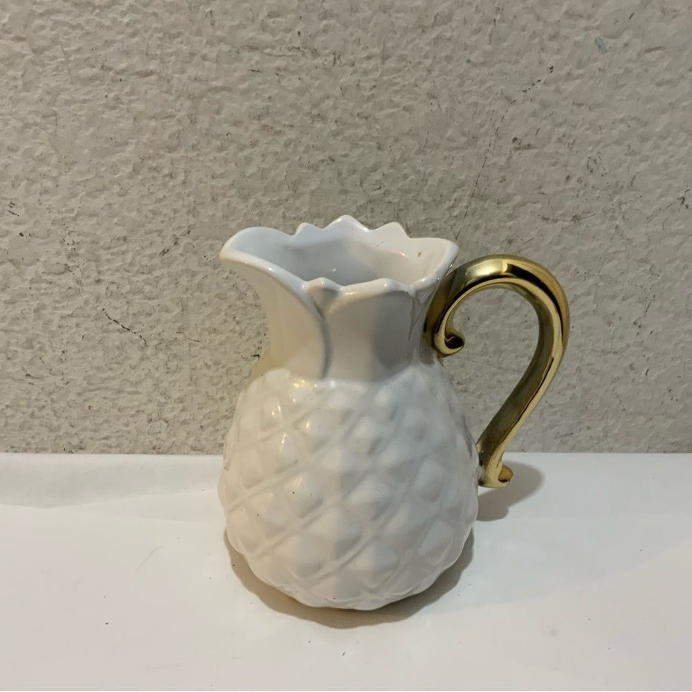 Shiraleah Ceramic pineapple shape design white color Copper accent handle
Jug